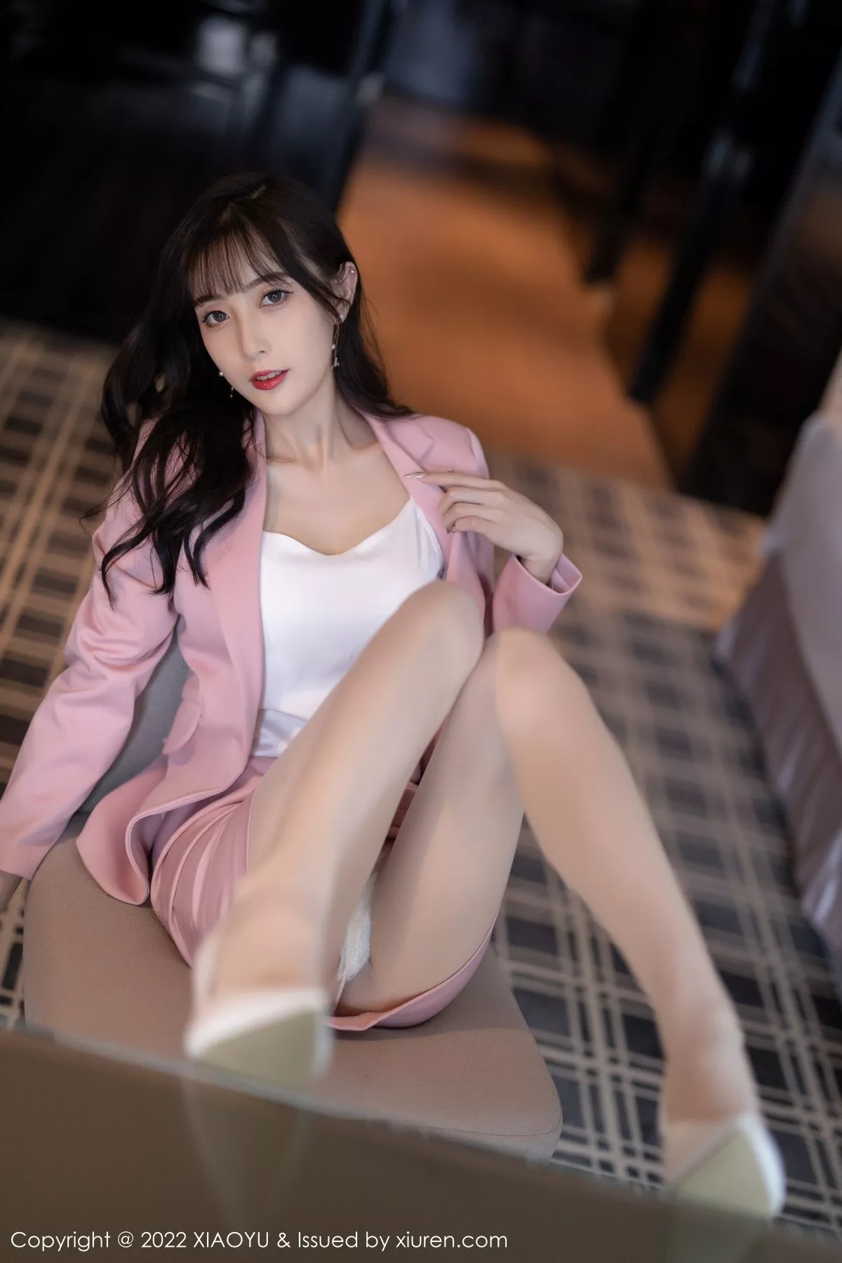 Xgyw.Org_[XiaoYu画语界]Vol.815_模特林星阑脱粉色职业装露性感白色蕾丝内衣配超薄肉丝诱惑写真86P