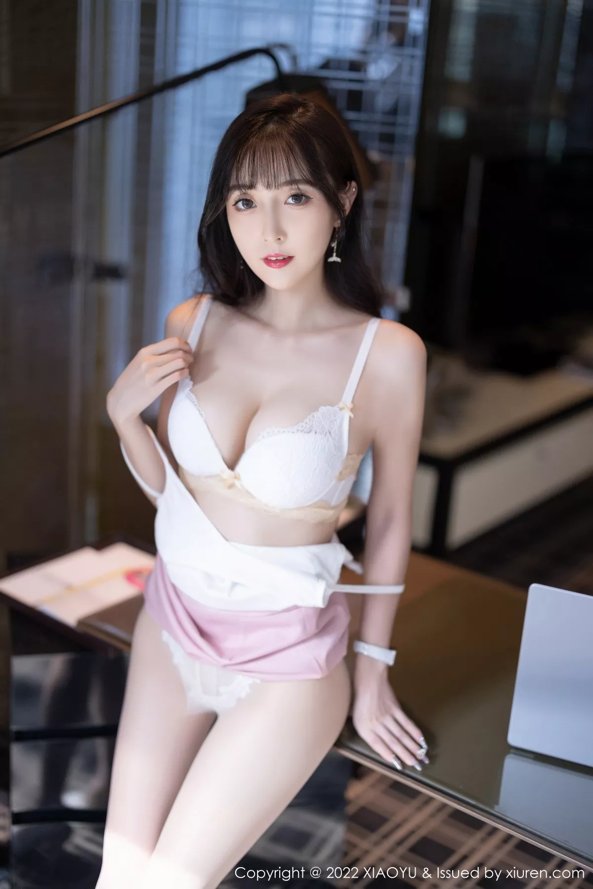 Xgyw.Org_[XiaoYu画语界]Vol.815_模特林星阑脱粉色职业装露性感白色蕾丝内衣配超薄肉丝诱惑写真86P