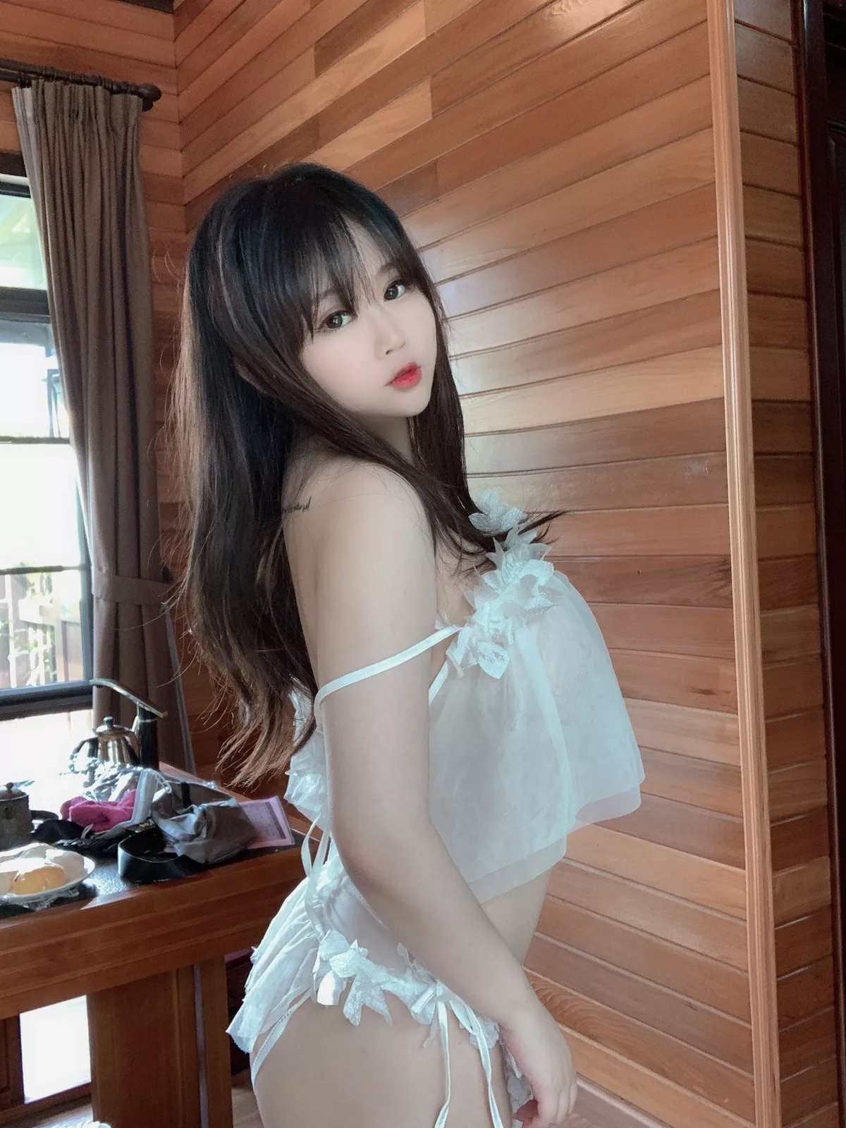 Xgyw.Org_蜜桃少女是依酱呀夏日主题私房性感白色薄透情趣内衣秀完美身材惹火诱惑写真50P