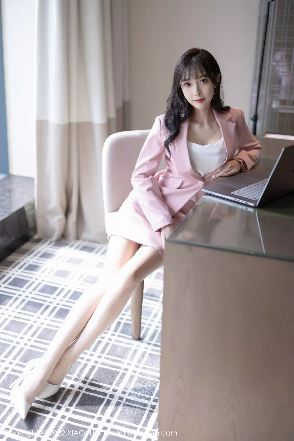 Xgyw.Org_[XiaoYu画语界]Vol.815_模特林星阑脱粉色职业装露性感白色蕾丝内衣配超薄肉丝诱惑写真86P