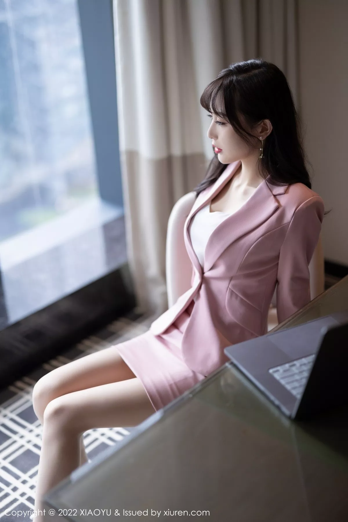 Xgyw.Org_[XiaoYu画语界]Vol.815_模特林星阑脱粉色职业装露性感白色蕾丝内衣配超薄肉丝诱惑写真86P
