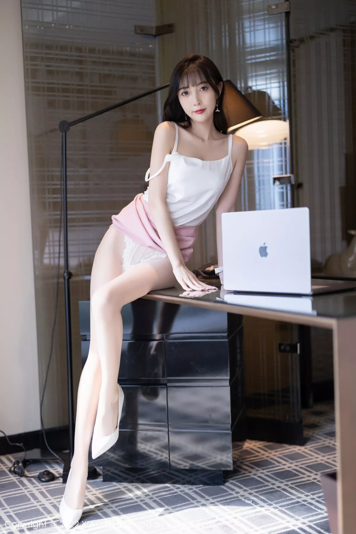 Xgyw.Org_[XiaoYu画语界]Vol.815_模特林星阑脱粉色职业装露性感白色蕾丝内衣配超薄肉丝诱惑写真86P