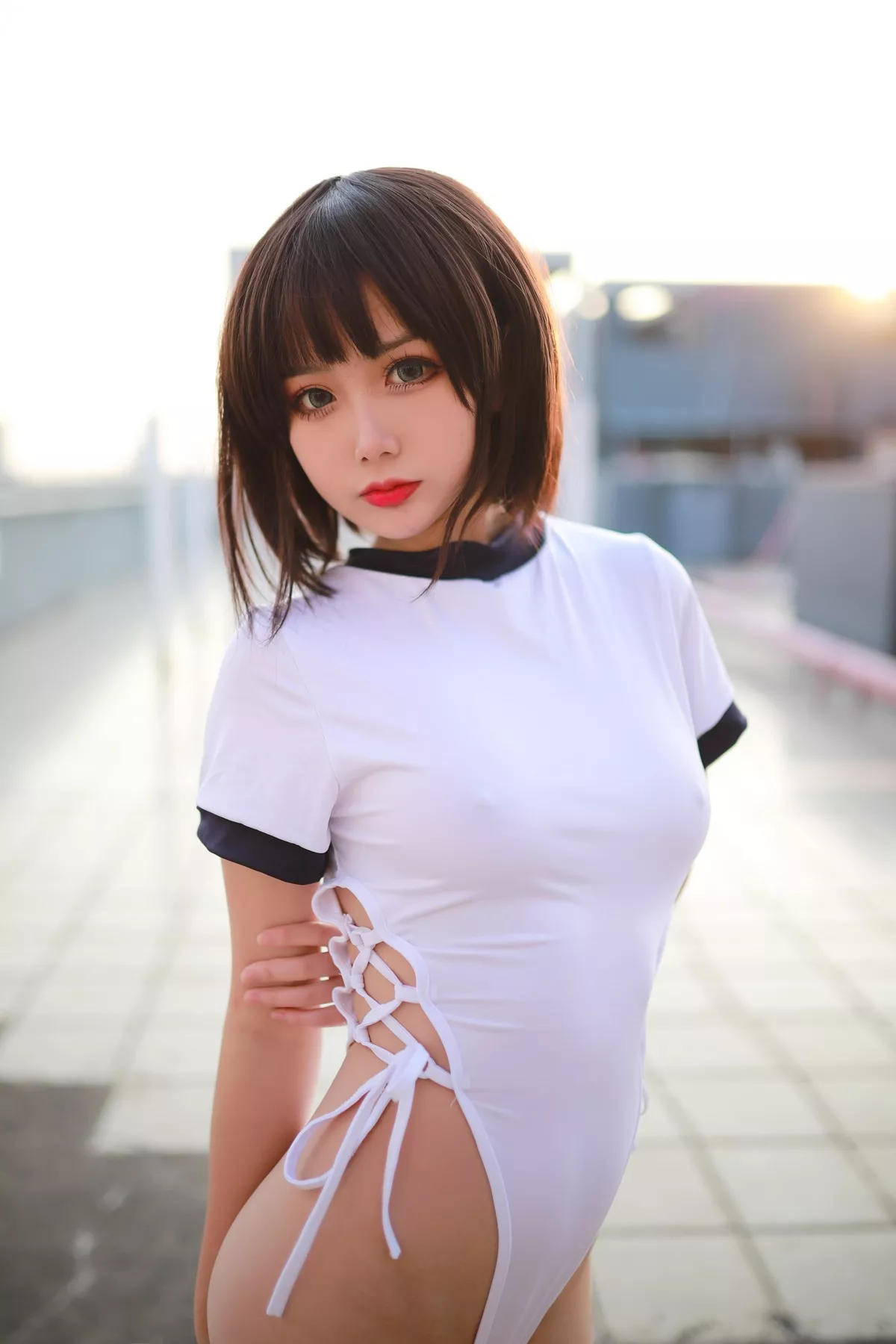 Xgyw.Org_网络美女您的蛋蛋高叉体操服主题户外白色连体衣配白丝袜秀翘臀美腿诱惑写真42P