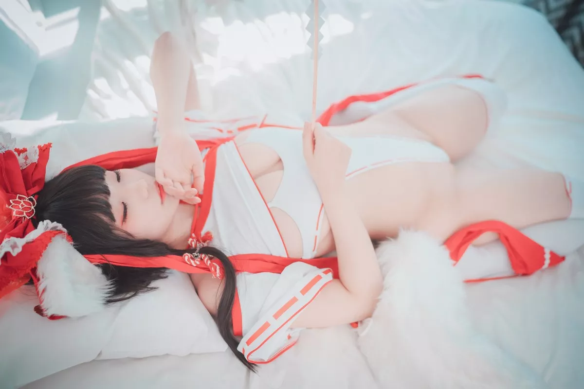 Xgyw.Org_[DJAWA]No.113_模特Mimmi_Kitsune Miko主题私房性感白色高叉连体衣撩人诱惑写真65P