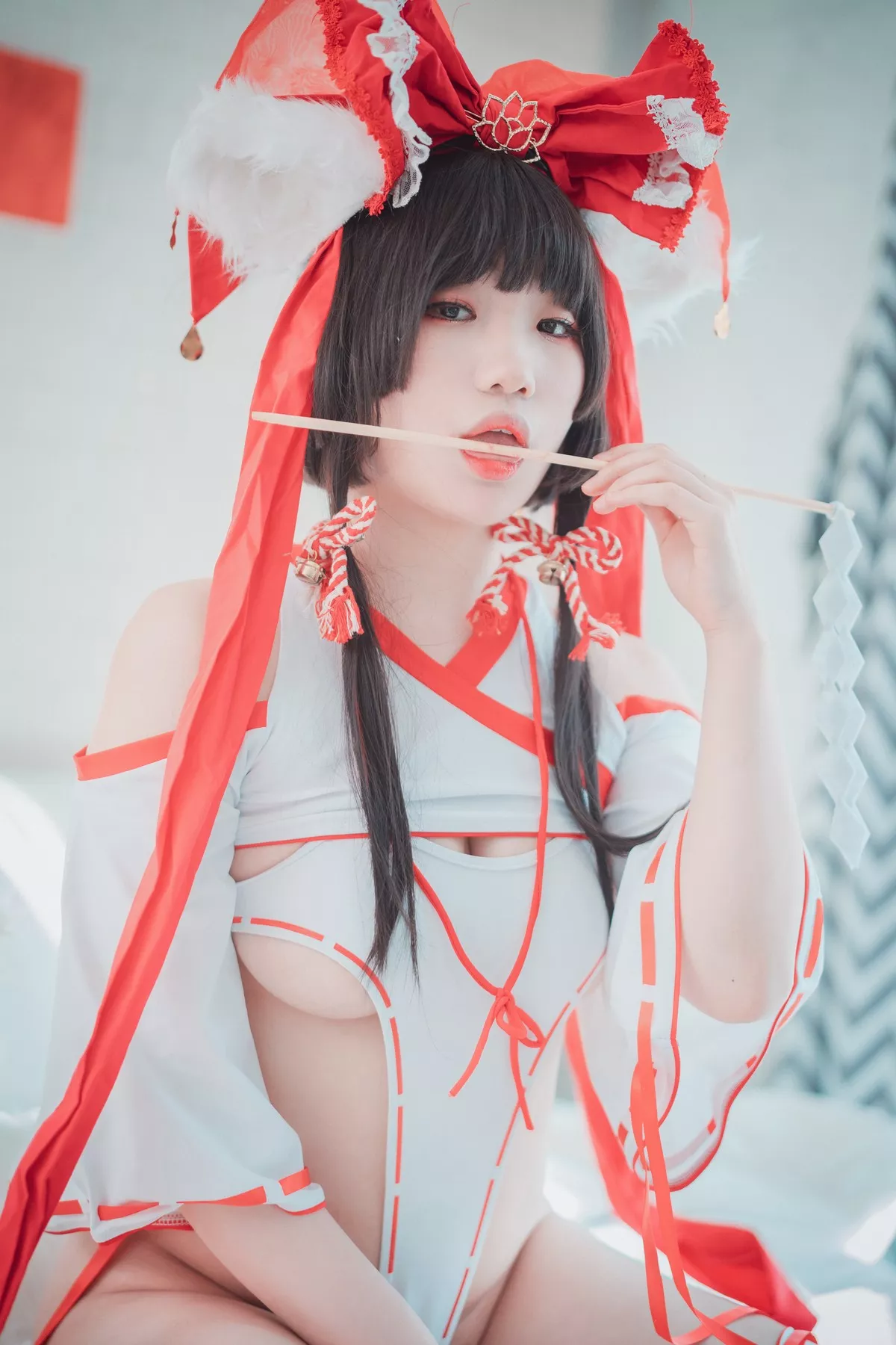 Xgyw.Org_[DJAWA]No.113_模特Mimmi_Kitsune Miko主题私房性感白色高叉连体衣撩人诱惑写真65P