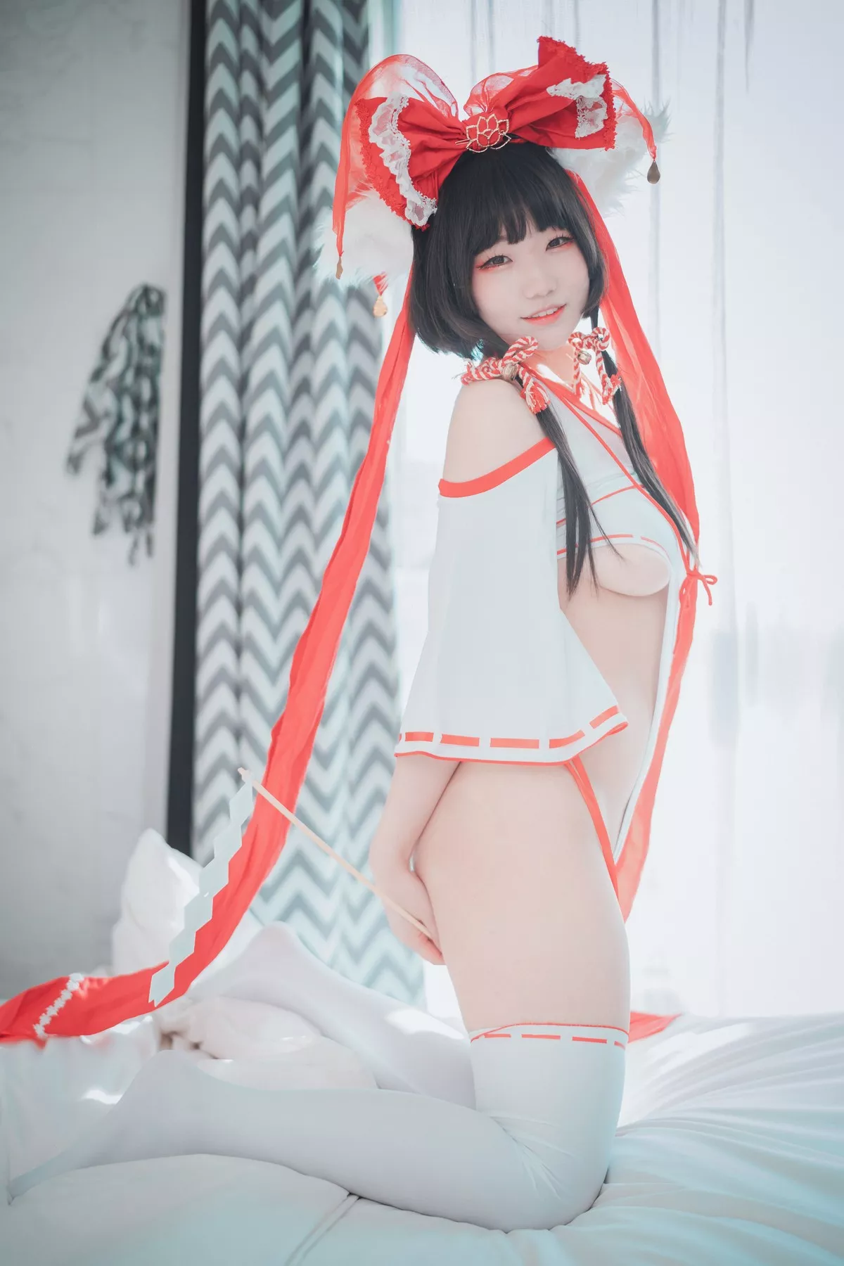 Xgyw.Org_[DJAWA]No.113_模特Mimmi_Kitsune Miko主题私房性感白色高叉连体衣撩人诱惑写真65P