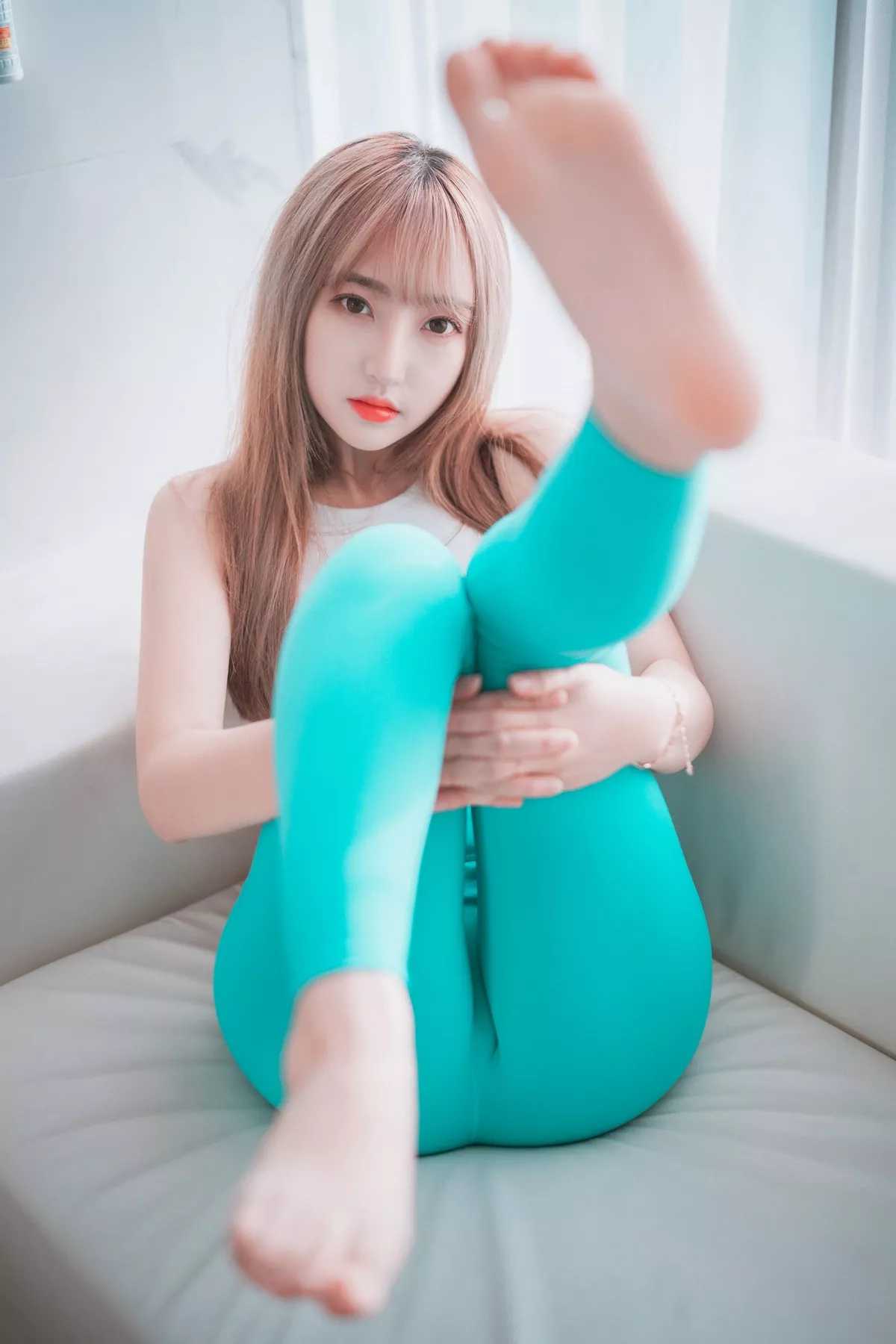 Xgyw.Org_[DJAWA]No.119_模特Hanari_Red Orange & Cool Mint主题脱紧身运动裤秀翘臀诱惑写真50P
