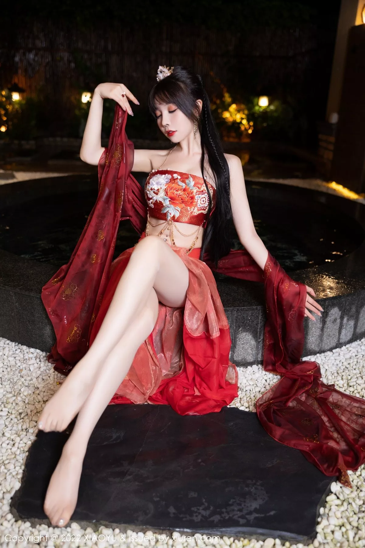 Xgyw.Org_[XiaoYu画语界]Vol.827_女神徐莉芝Booty泳池性感红色轻透古装服饰秀完美身材诱惑写真70P