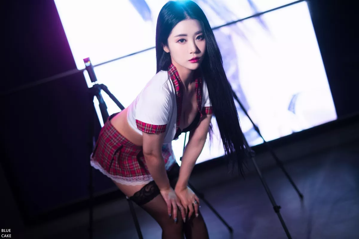Xgyw.Org_[Bluecake]Bomi-Siren主题私房性感JK制服+黑色皮质短裙套装秀完美身材诱惑写真71P