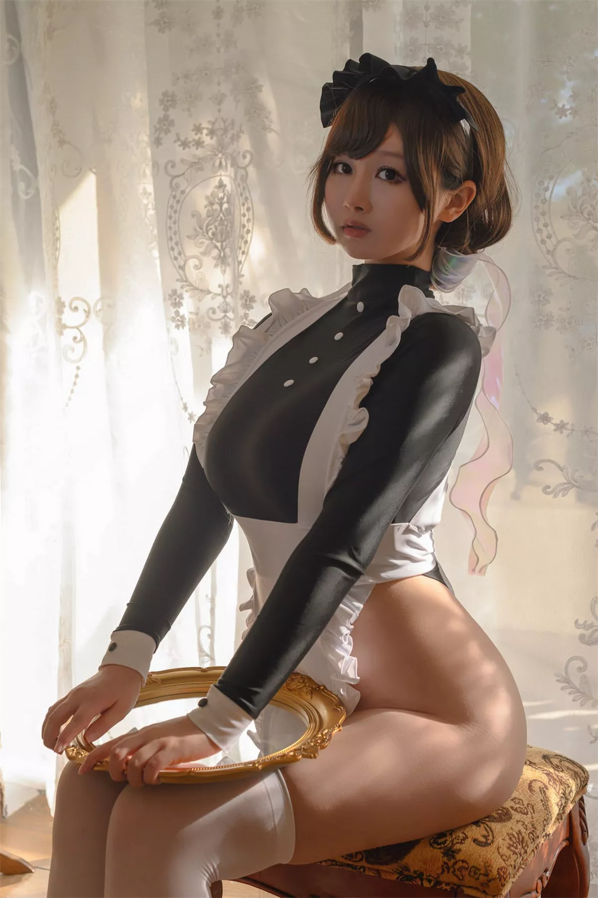 Xgyw.Org_二次元美少女PAKI酱高叉女仆主题性感女仆装配白丝袜半脱露豪乳翘臀诱惑写真34P