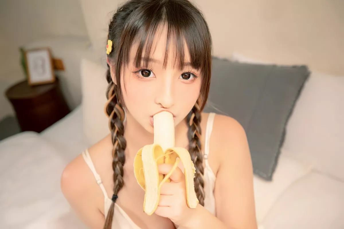Xgyw.Org_萝莉美女神楽板真冬雪糕少女主题私房波波池性感粉色睡衣配白丝袜诱惑写真150P