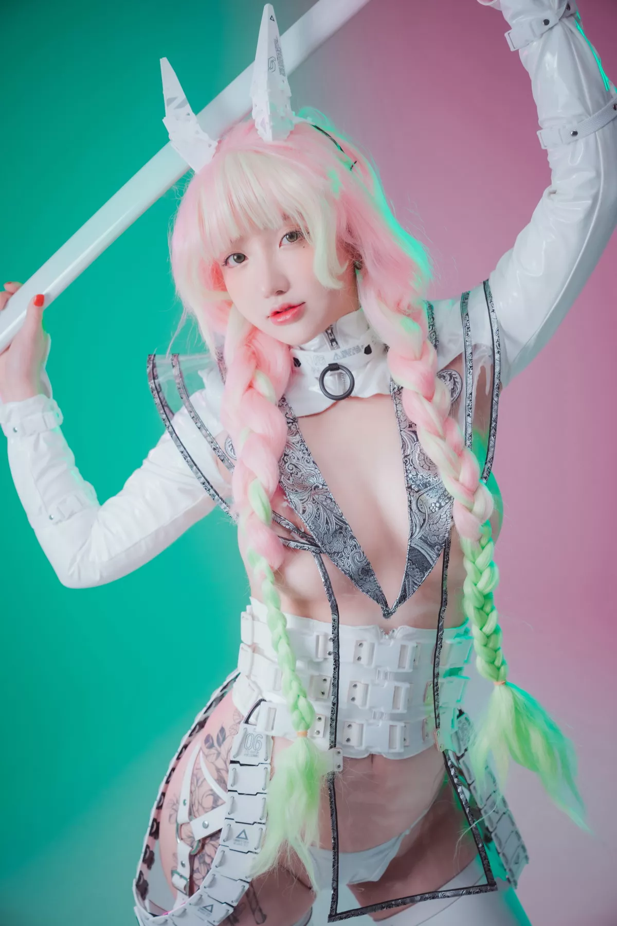 Xgyw.Org_[DJAWA]No.206_模特Yeeun_Cyber Hunter Mitsuri主题性感白色皮质服饰秀翘臀诱惑写真51P