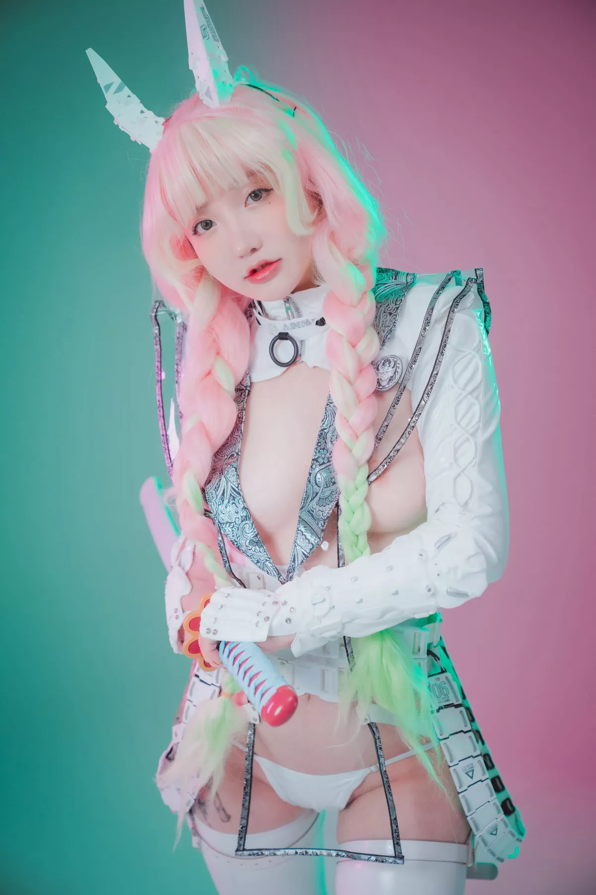 Xgyw.Org_[DJAWA]No.206_模特Yeeun_Cyber Hunter Mitsuri主题性感白色皮质服饰秀翘臀诱惑写真51P