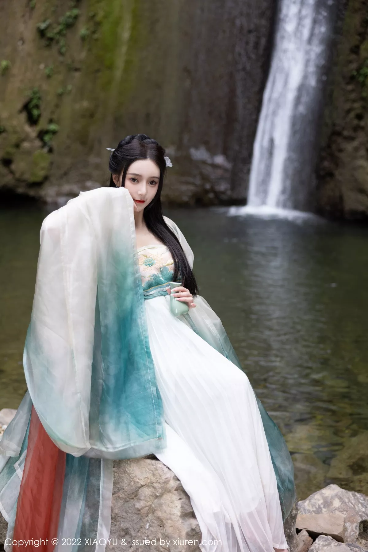 Xgyw.Org_[XiaoYu画语界]Vol.889_女神王馨瑶yanni杭州旅拍户外场景性感浅色古装服迷人诱惑写真92P