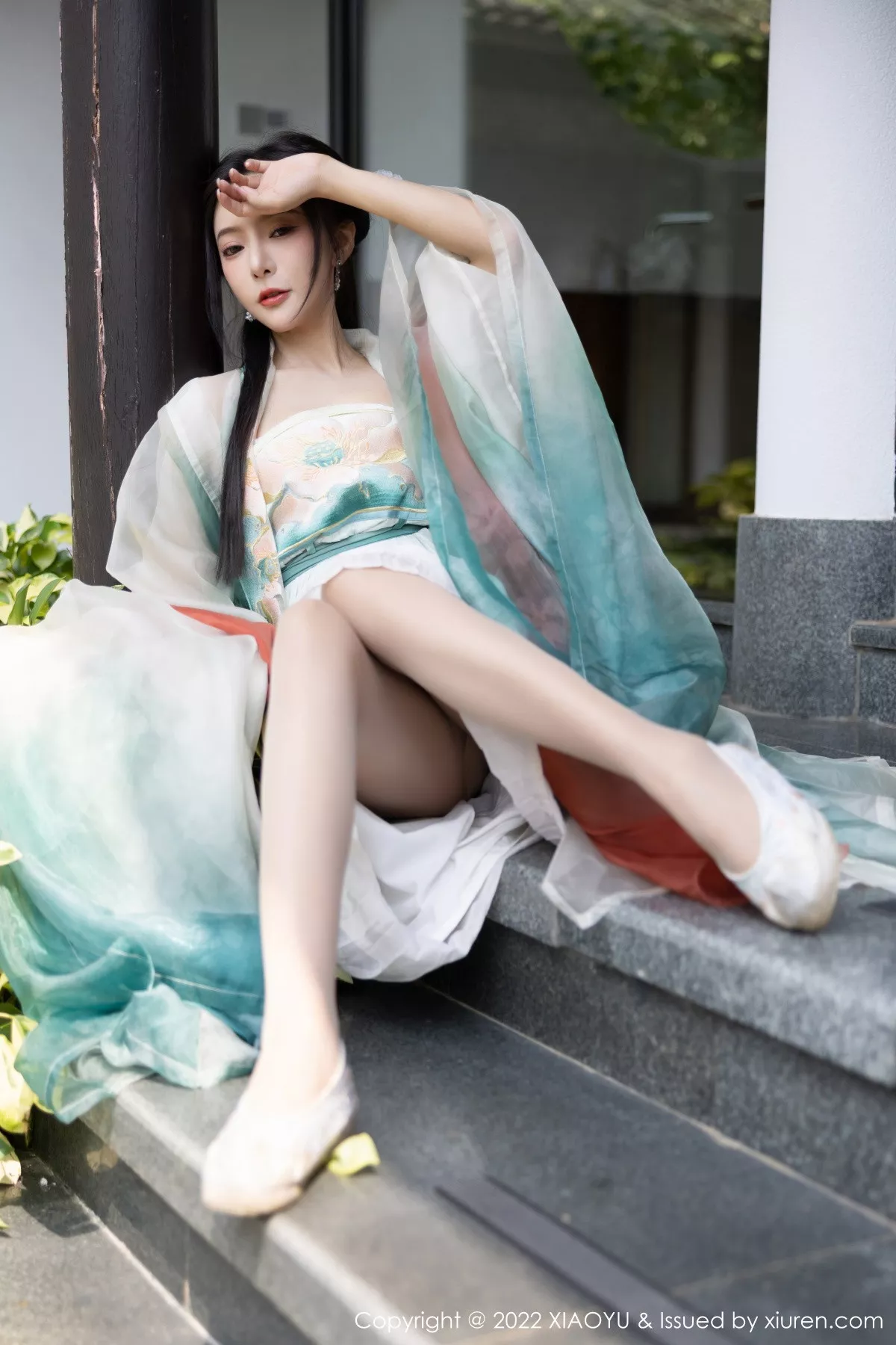 Xgyw.Org_[XiaoYu画语界]Vol.889_女神王馨瑶yanni杭州旅拍户外场景性感浅色古装服迷人诱惑写真92P