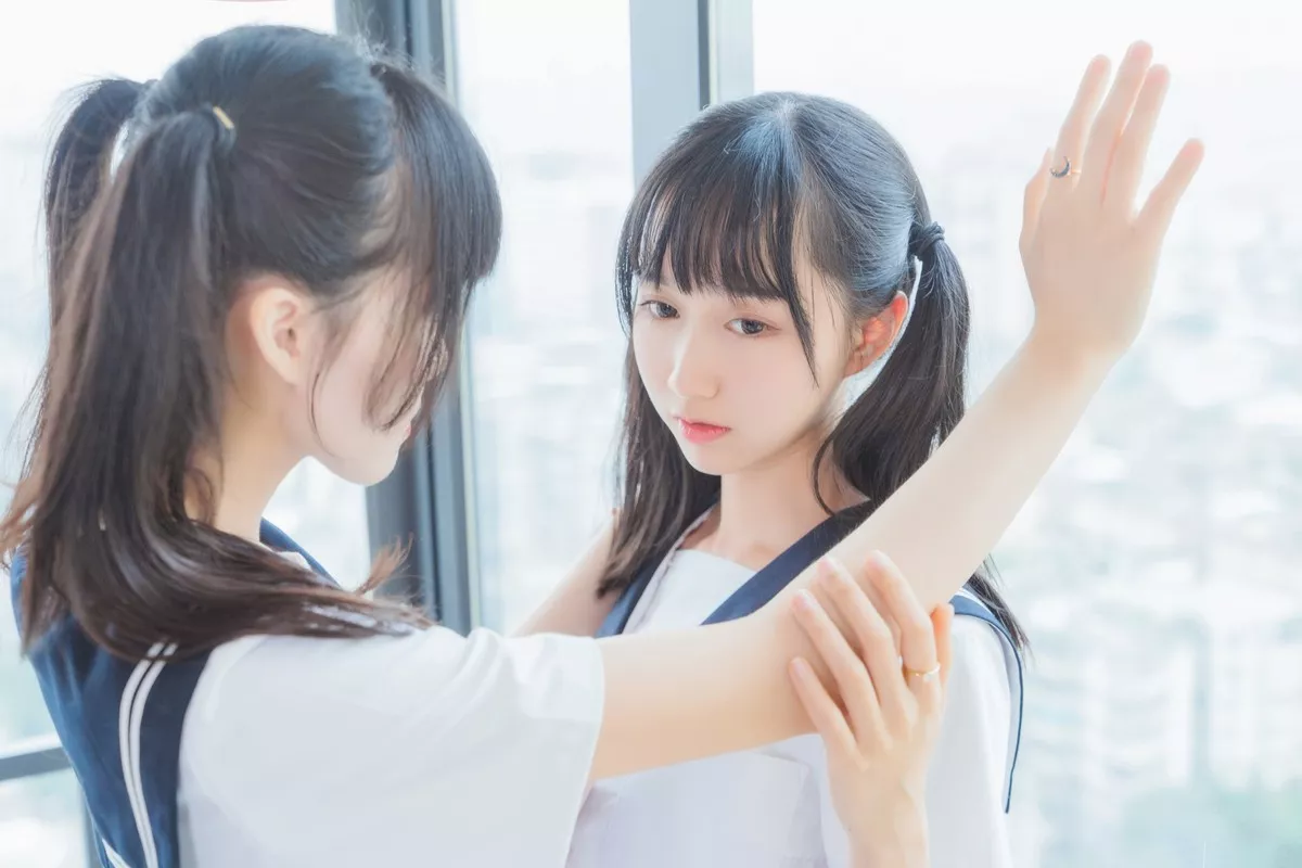 Xgyw.Org_萌系小姐姐木绵绵OwO＆桜桃喵她主题性感姐妹花JK制服系列秀美腿诱惑写真37P
