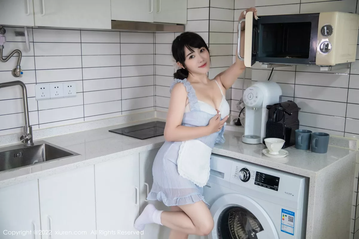 Xgyw.Org_XiuRen第5834期_模特严利娅Yuliya私房性感浅蓝色女仆服饰秀翘臀美腿诱惑写真53P