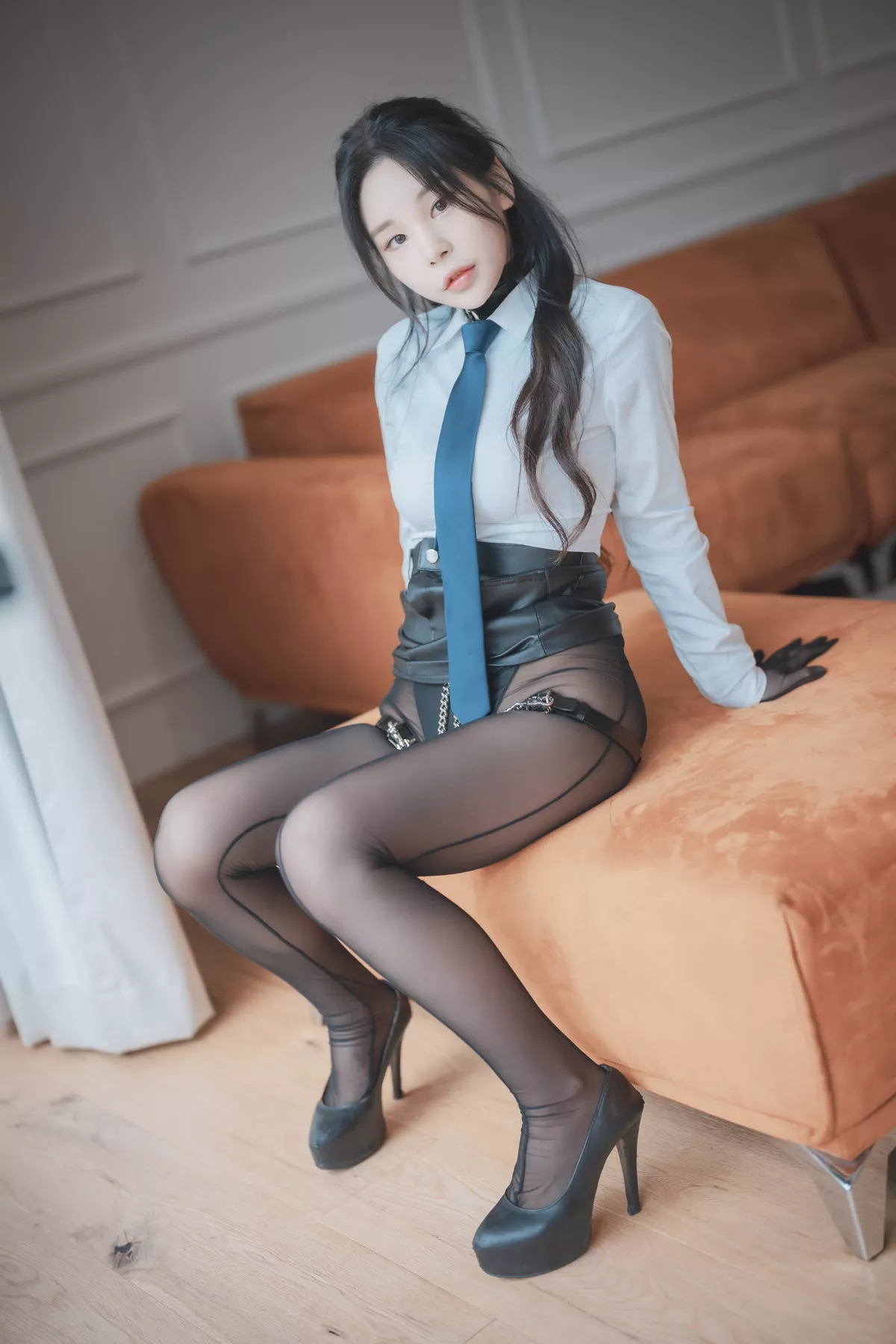 Xgyw.Org_[DJAWA]No.223_模特Yeeun_Ds Relationship主题私房性感连体黑丝秀翘臀美腿诱惑写真195P