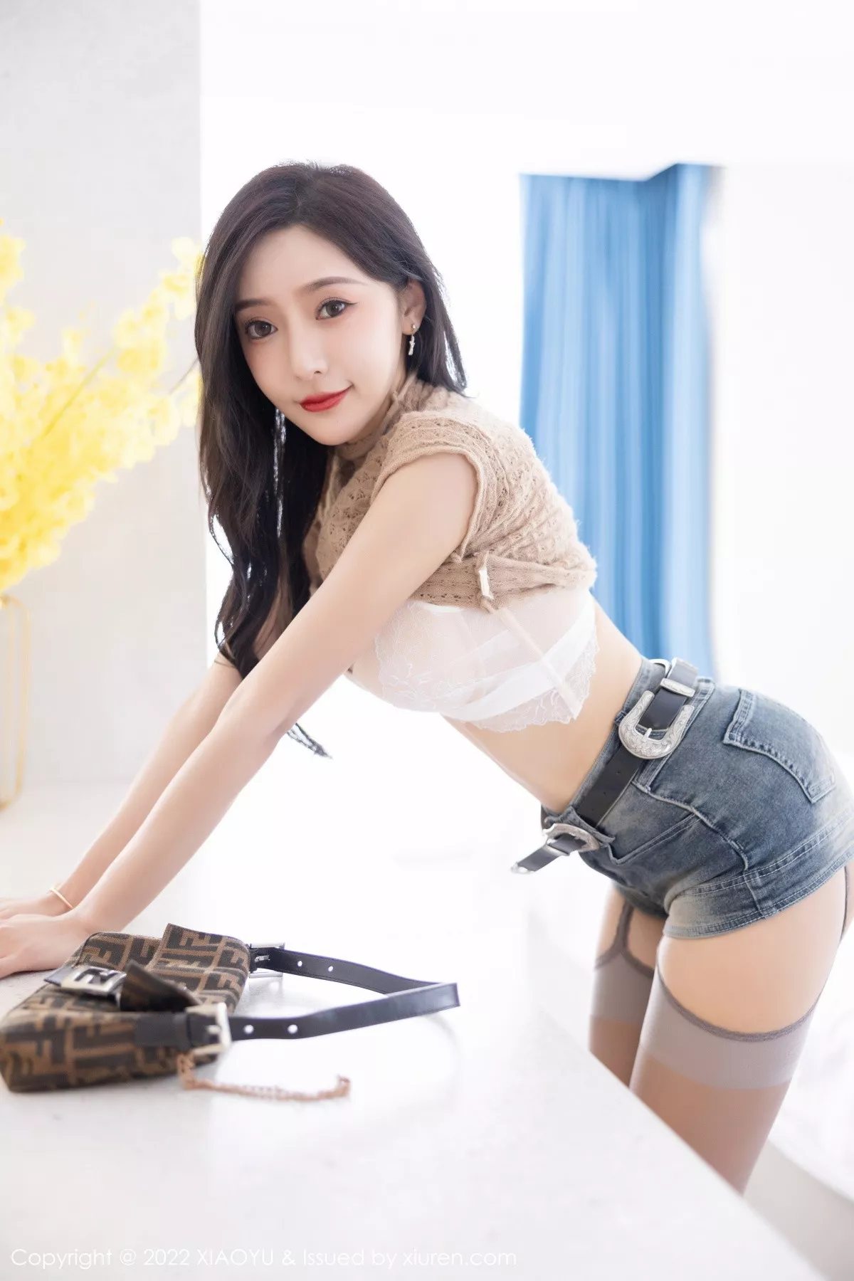 Xgyw.Org_[XiaoYu画语界]Vol.919_女神王馨瑶yanni浅色衣配牛仔短裤半脱露蕾丝内衣撩人诱惑写真87P
