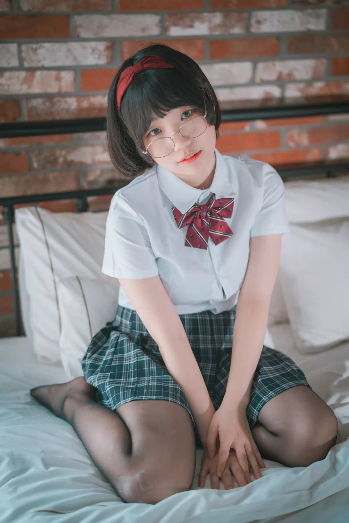 Xgyw.Org_[DJAWA]No.235_模特Mimmi_Model Student主题私房床上学生制服露翘臀美腿诱惑写真46P
