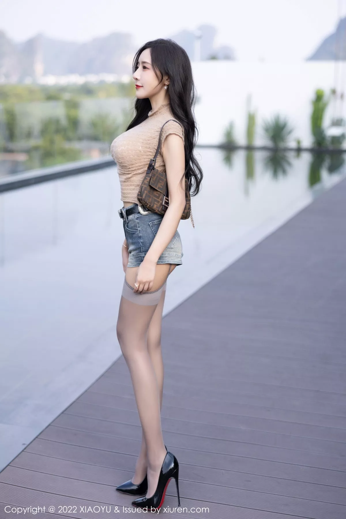 Xgyw.Org_[XiaoYu画语界]Vol.919_女神王馨瑶yanni浅色衣配牛仔短裤半脱露蕾丝内衣撩人诱惑写真87P