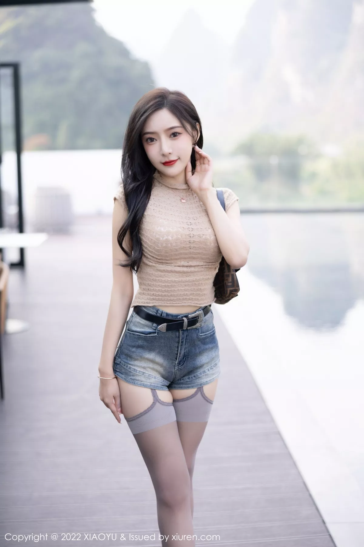 Xgyw.Org_[XiaoYu画语界]Vol.919_女神王馨瑶yanni浅色衣配牛仔短裤半脱露蕾丝内衣撩人诱惑写真87P