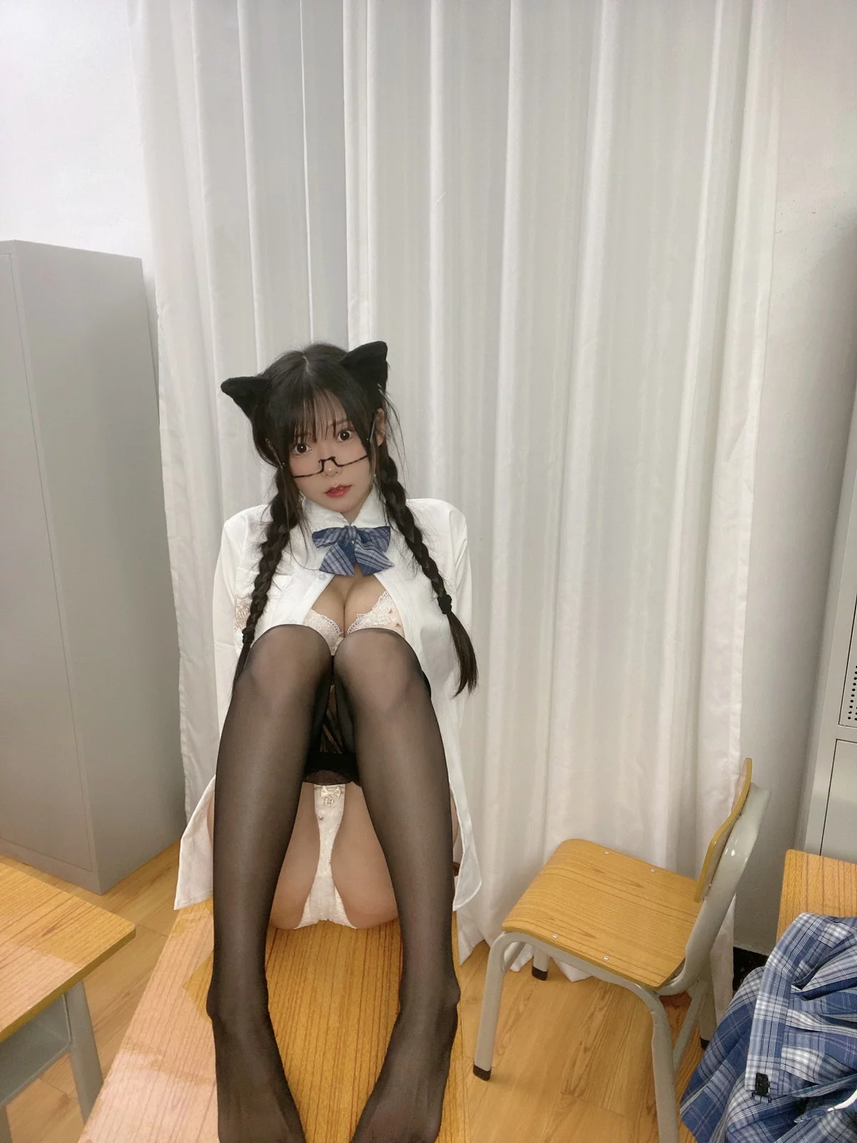 Xgyw.Org_网络美女香草喵露露JK制服自拍主题私房半脱制服露性感蕾丝内衣完美诱惑写真39P