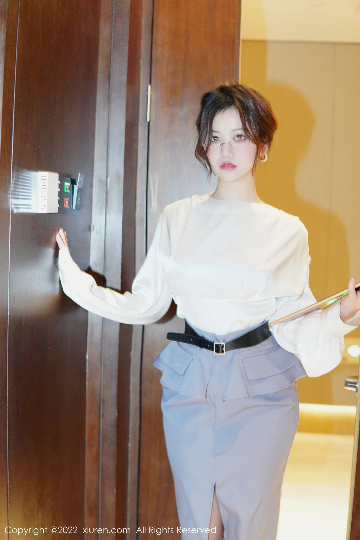 Xgyw.Org_XiuRen第6028期_模特奈奈子醉酒女教师主题半脱露绿灰色蕾丝内衣撩人诱惑写真79P