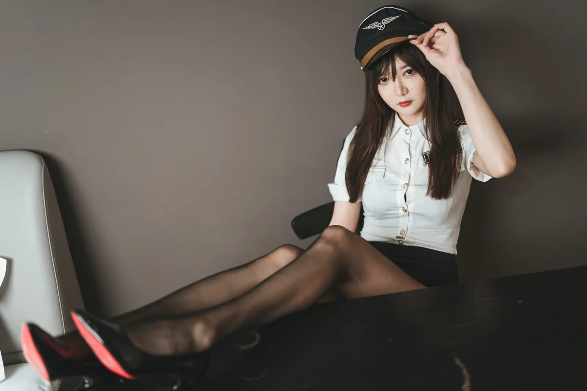 Xgyw.Org_网络美女51酱制服主题性感女警制服情趣捆绑半脱露黑色蕾丝内衣诱惑写真71P
