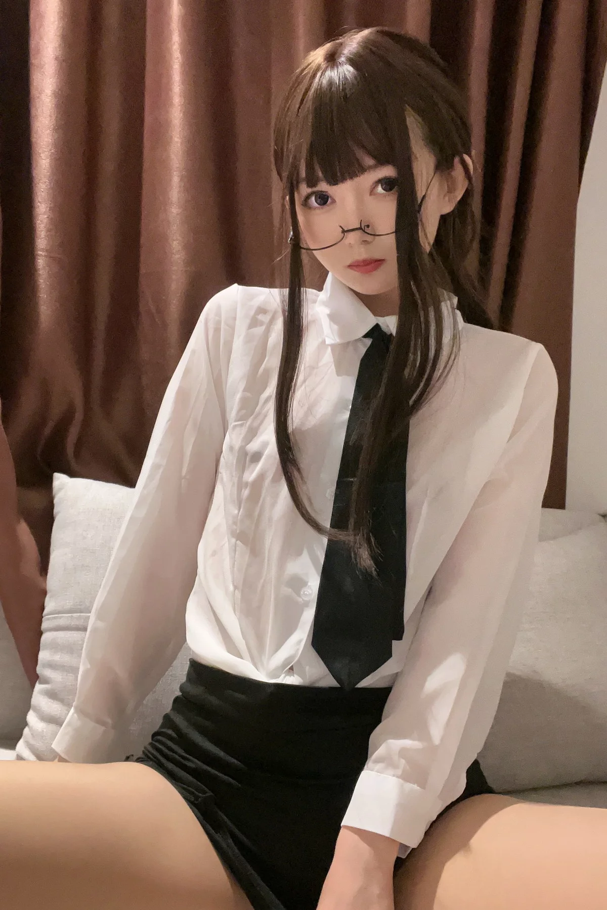 Xgyw.Org_网络美女51酱真空无内肉丝主题私房性感白T配黑短裙露超薄肉丝惹火诱惑写真52P