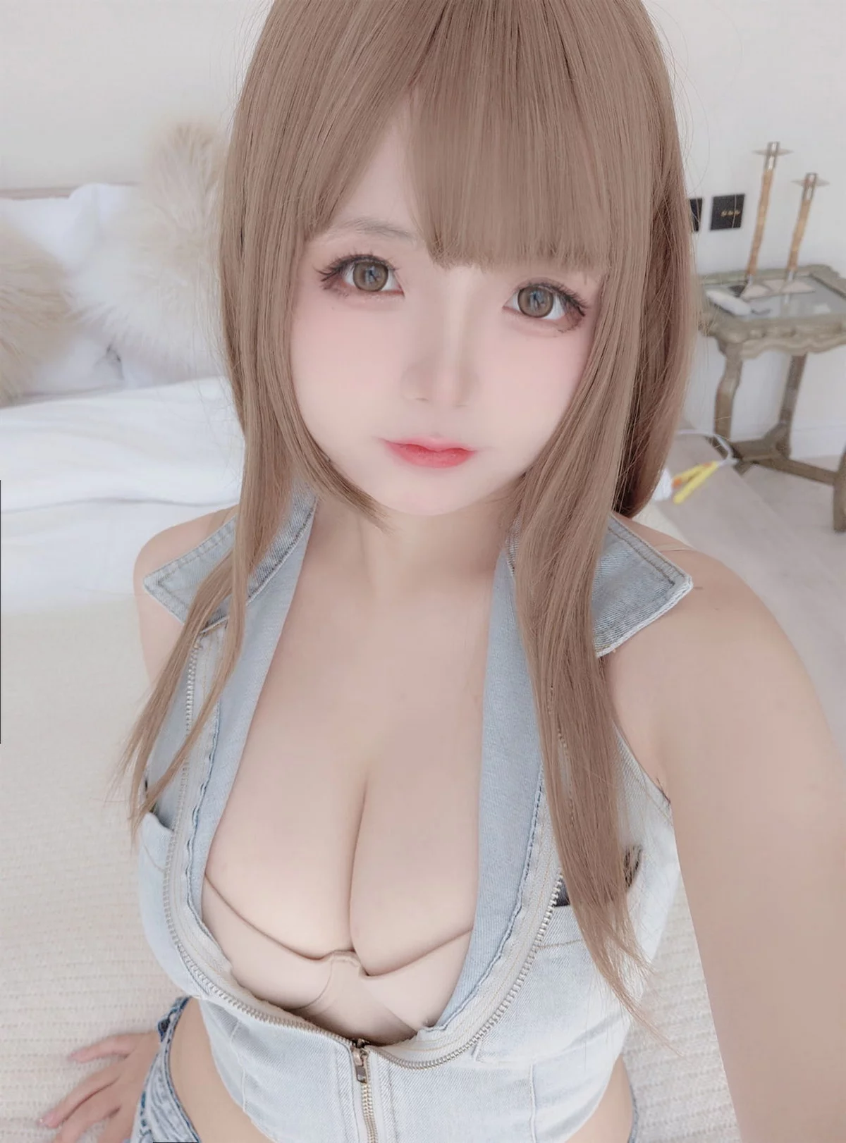 Xgyw.Org_Cosplay美女日奈娇牛仔姐姐主题脱牛仔短裤露白色蕾丝内裤秀翘臀诱惑写真66P