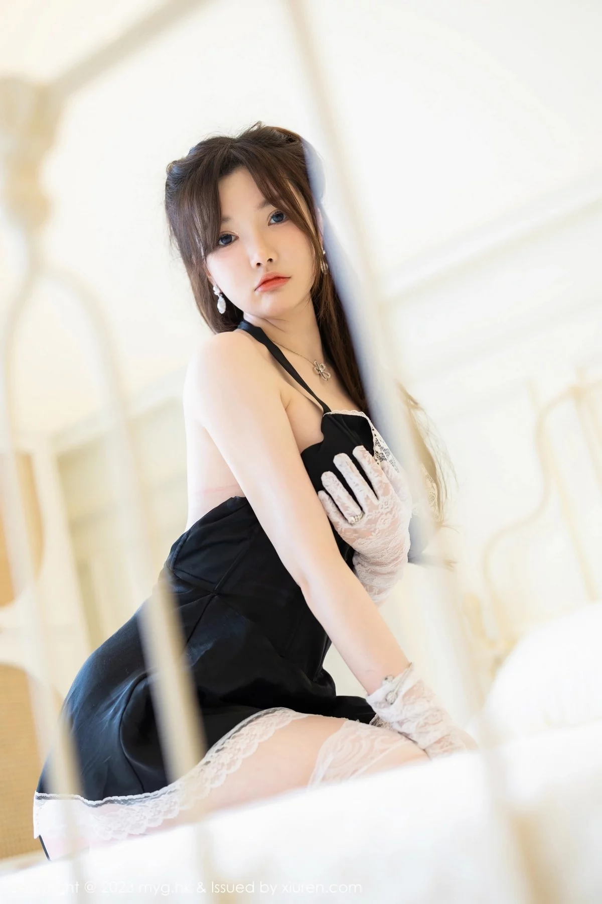 Xgyw.Org_[MyGirl美媛馆]Vol.648_模特糯美子MINIbabe淡蓝露肩连衣短裙秀童颜巨乳身材诱惑写真45P