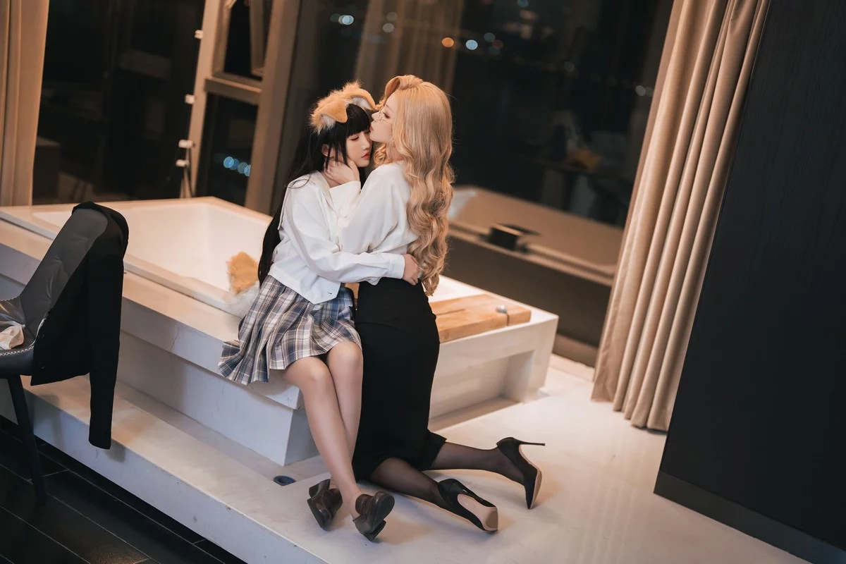 Xgyw.Org_网络美女凉凉子＆面饼仙儿女上司双人版主题私房浴室性感姐妹花迷人诱惑写真40P