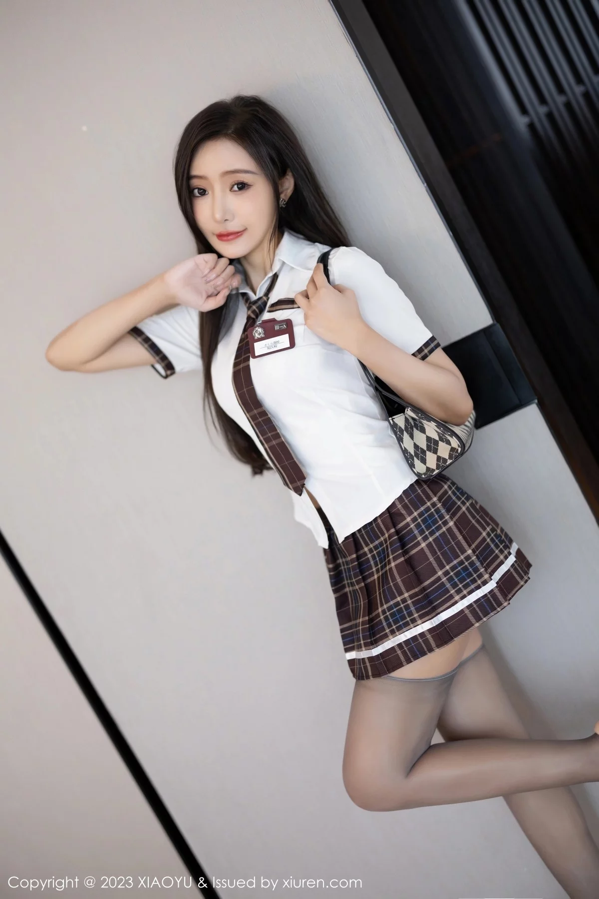 Xgyw.Org_[XiaoYu画语界]Vol.1001_女神王馨瑶yanni脱性感制服露粉色内衣秀曼妙身姿撩人诱惑写真90P