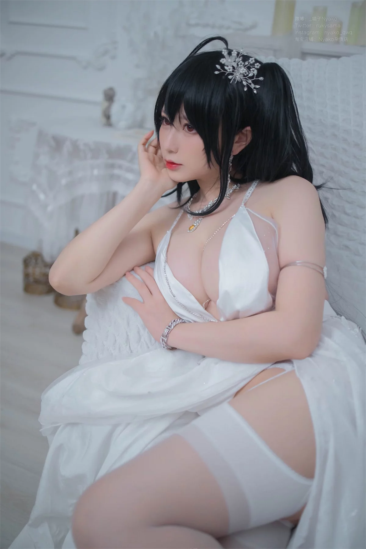 Xgyw.Org_网络美女Nyako喵子大凤纯白婚纱主题性感白色婚纱配白丝吊袜秀美腿诱惑写真65P