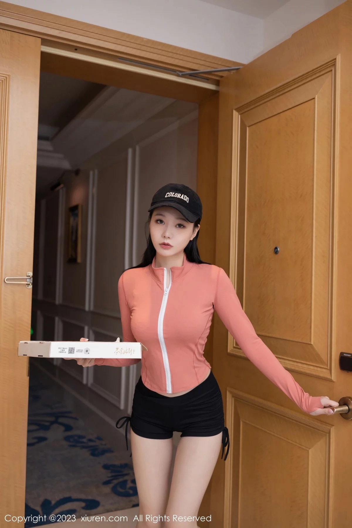 Xgyw.Org_XiuRen第6487期_模特安然anran粉色运动上衣配黑短裙半脱露蕾丝内衣诱惑写真82P