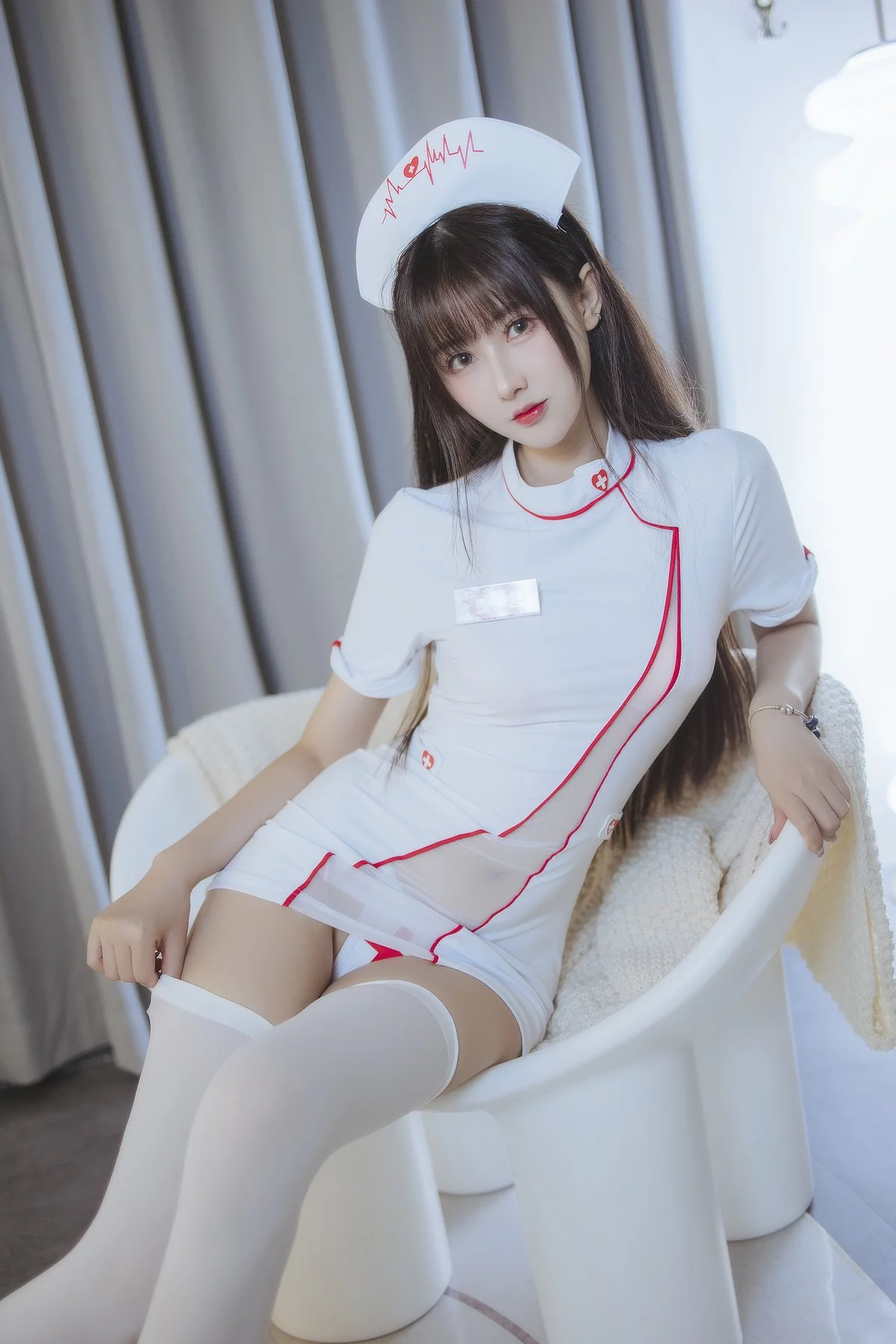 Xgyw.Org_网络美女羽生三未护士主题性感白色护士短裙配白丝袜秀完美身材迷人诱惑写真32P