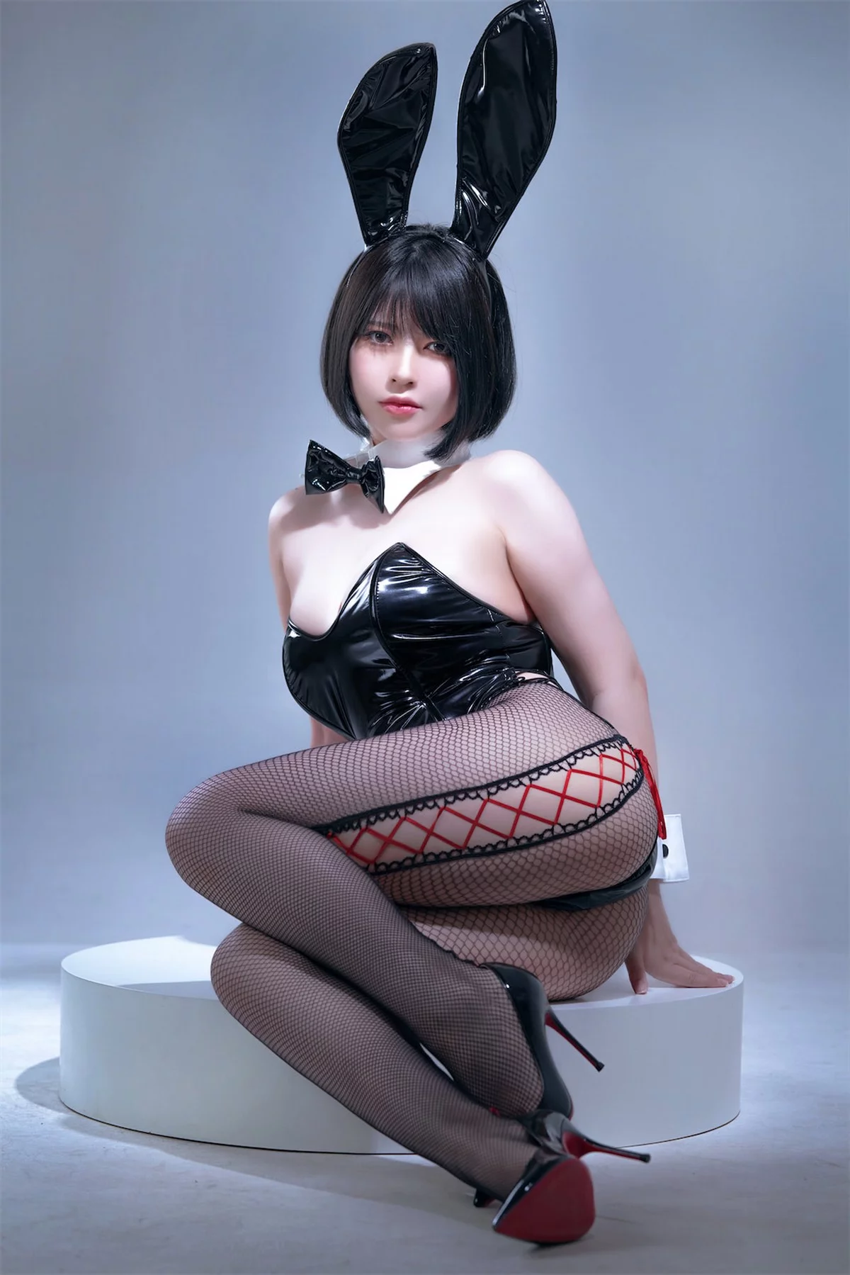 Xgyw.Org_网络美女索索半半子Bunny主题性感黑色皮质连体衣配黑丝网袜秀完美身材诱惑写真75P