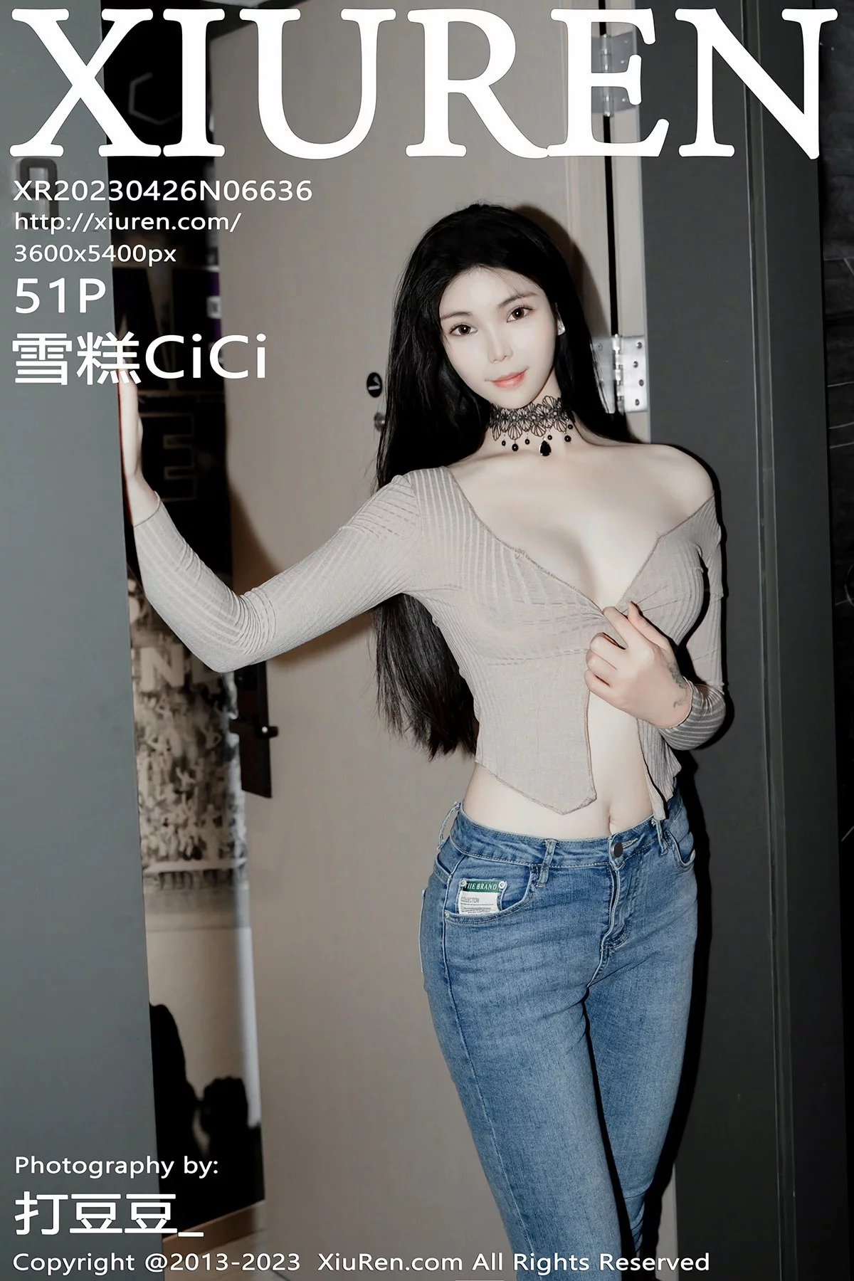 Xgyw.Org_XiuRen第6636期_模特雪糕CiCi性感浅色衣配牛仔裤半脱露丁字裤秀翘臀诱惑写真51P