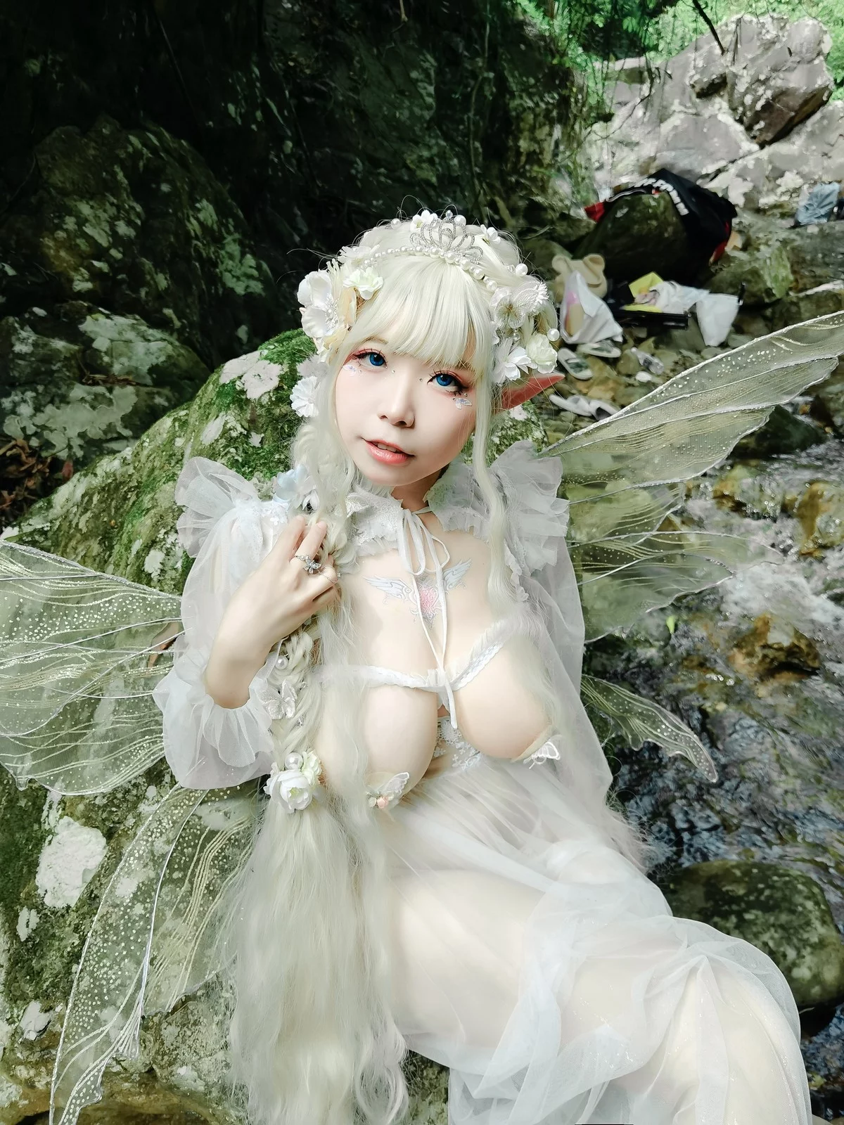 Xgyw.Org_网络美女无颜小天使wy林中精灵主题户外性感白色精灵服饰露傲人豪乳诱惑写真112P
