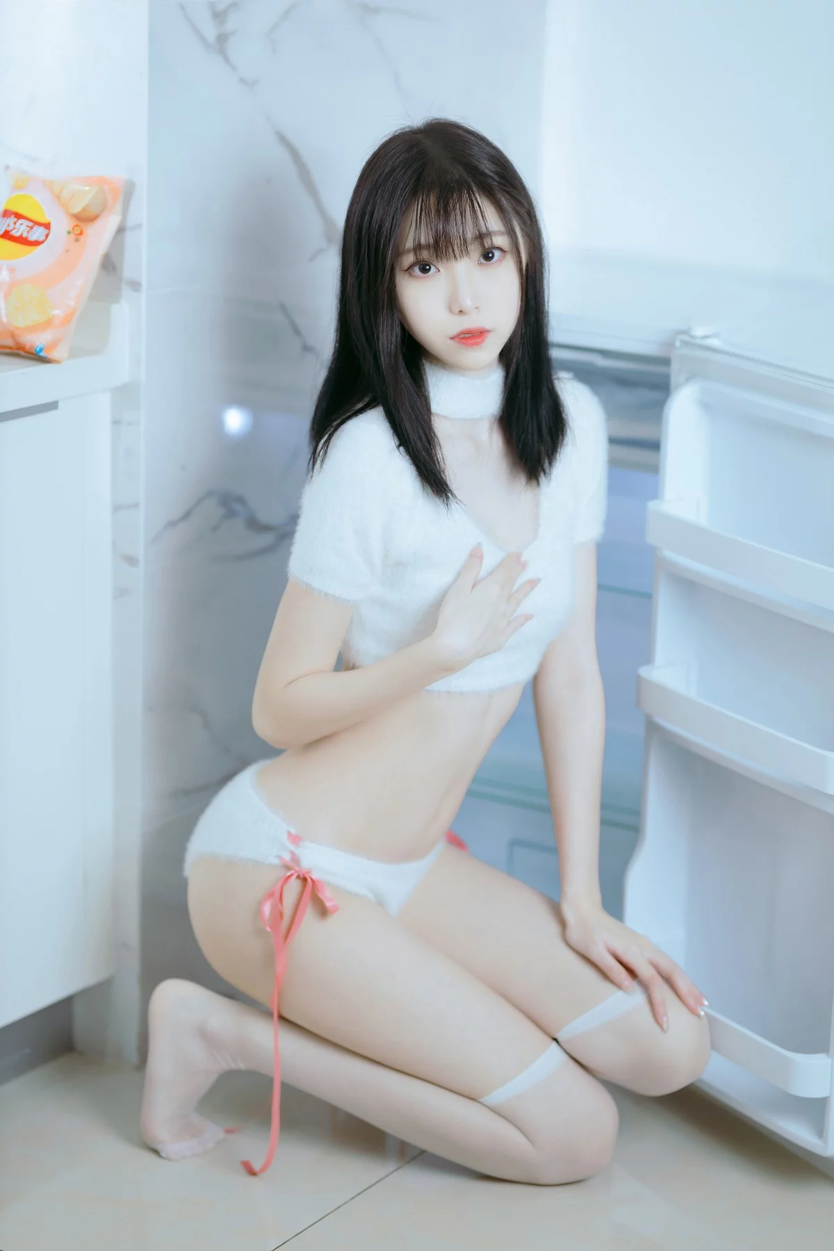 Xgyw.Org_网络美女许岚纯欲毛衣主题私房性感纯白毛线内衣配白丝袜秀完美身材诱惑写真40P