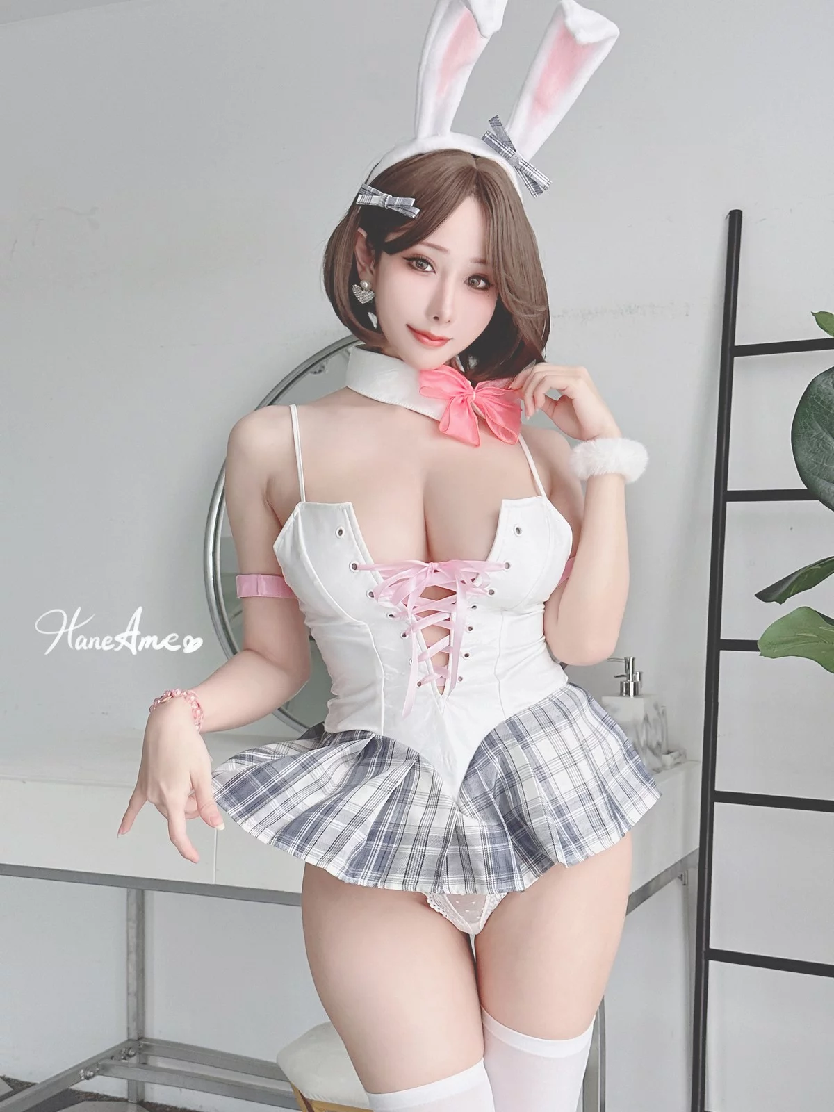Xgyw.Org_Coser美女雨波_HaneAme韩国小兔子主题性感白色低胸吊带裙秀丰满身材诱惑写真43P