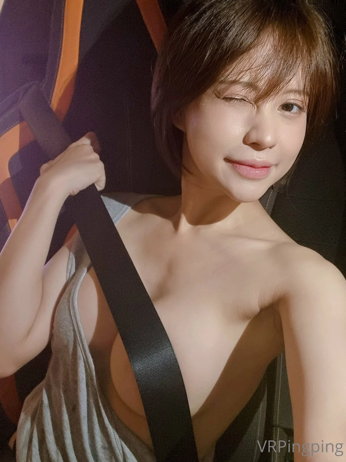 Xgyw.Org_网络美女PingPing-Car主题豪车内性感灰色真空背心半脱秀完美身材惹火诱惑写真56P