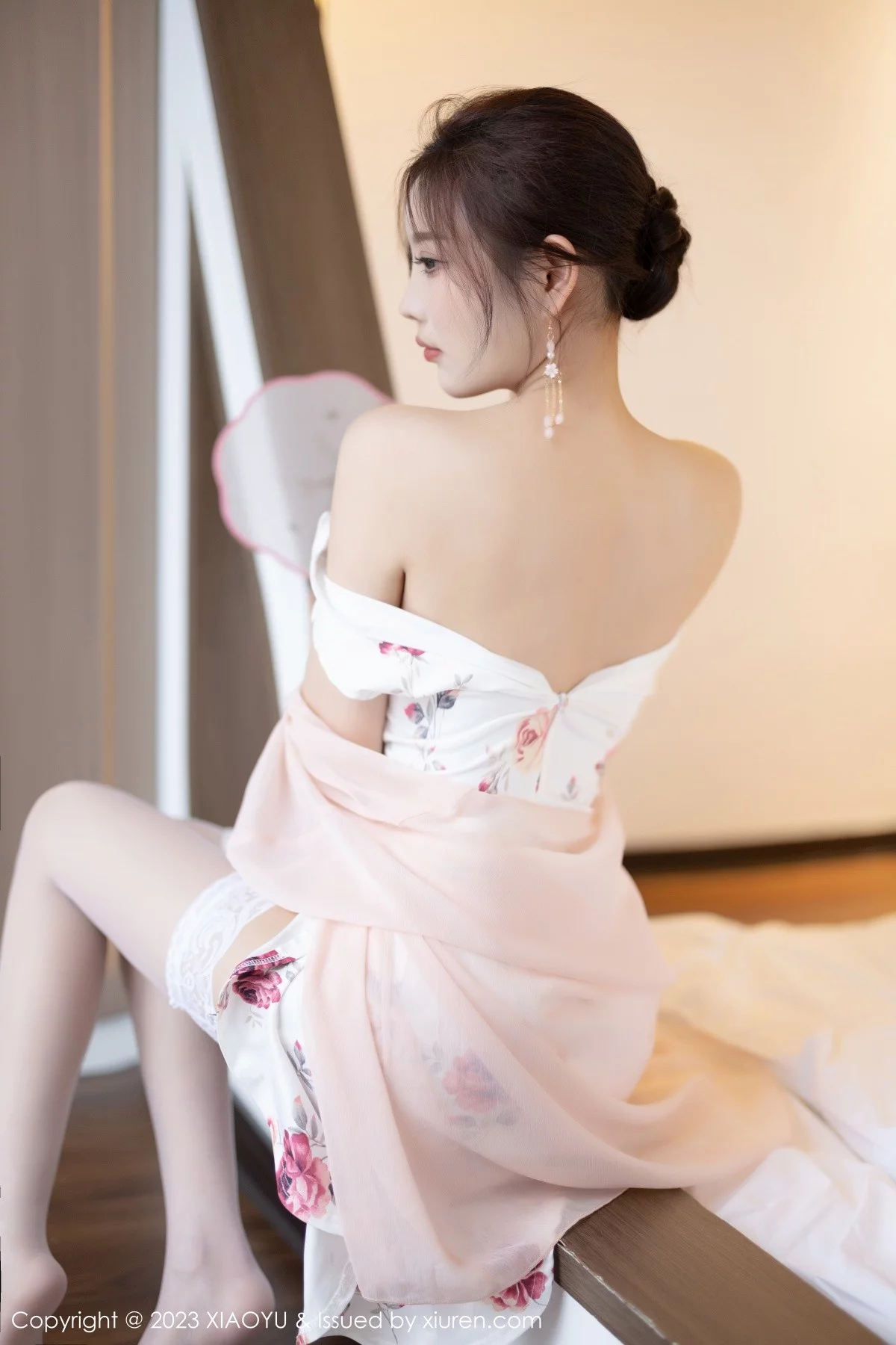 Xgyw.Org_[XiaoYu画语界]Vol.1046_女神杨晨晨Yome性感淡红色蕾丝内衣配白丝吊袜完美诱惑写真87P