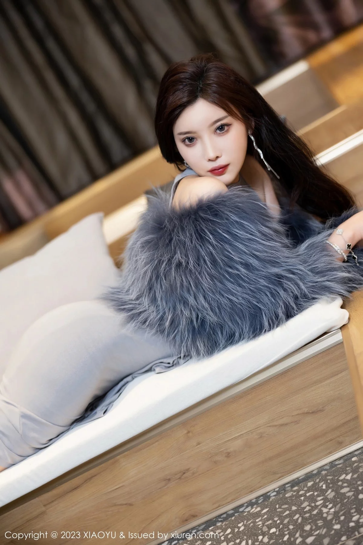 Xgyw.Org_[XiaoYu画语界]Vol.1051_女神杨晨晨Yome性感灰色真空连衣长裙秀完美丰腴身材诱惑写真87P