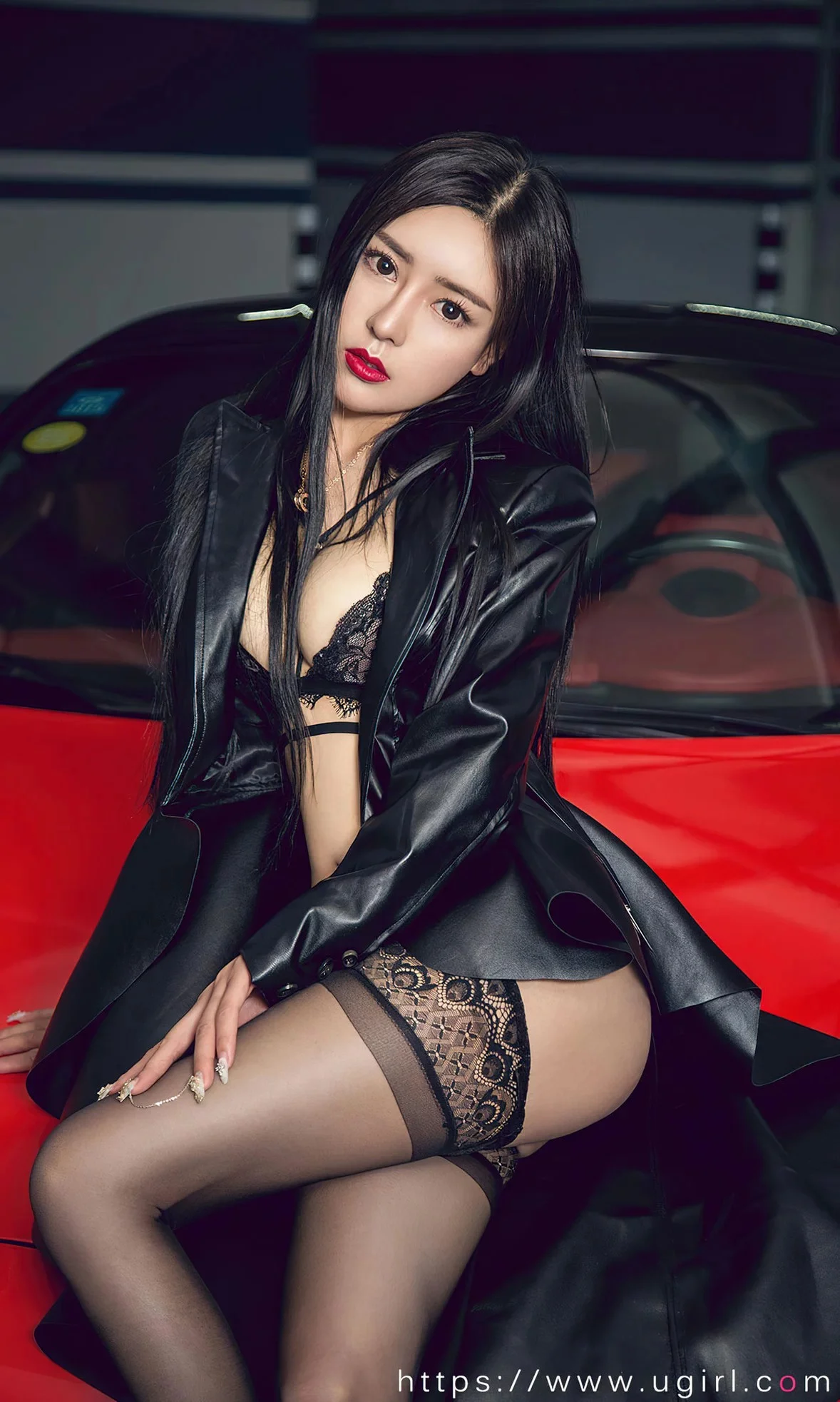 Xgyw.Org_[Ugirls爱尤物]No.2569_模特吴美溪白色运动装+黑色蕾丝情趣内衣秀惹火身材诱惑写真35P