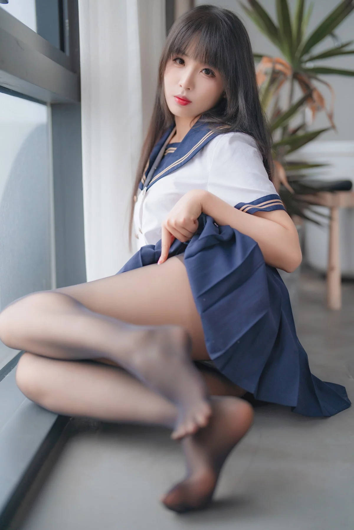 Xgyw.Org_网络美女轩萧学姐舰长黑丝JK主题私房性感JK制服配超薄黑丝秀美腿迷人写真32P