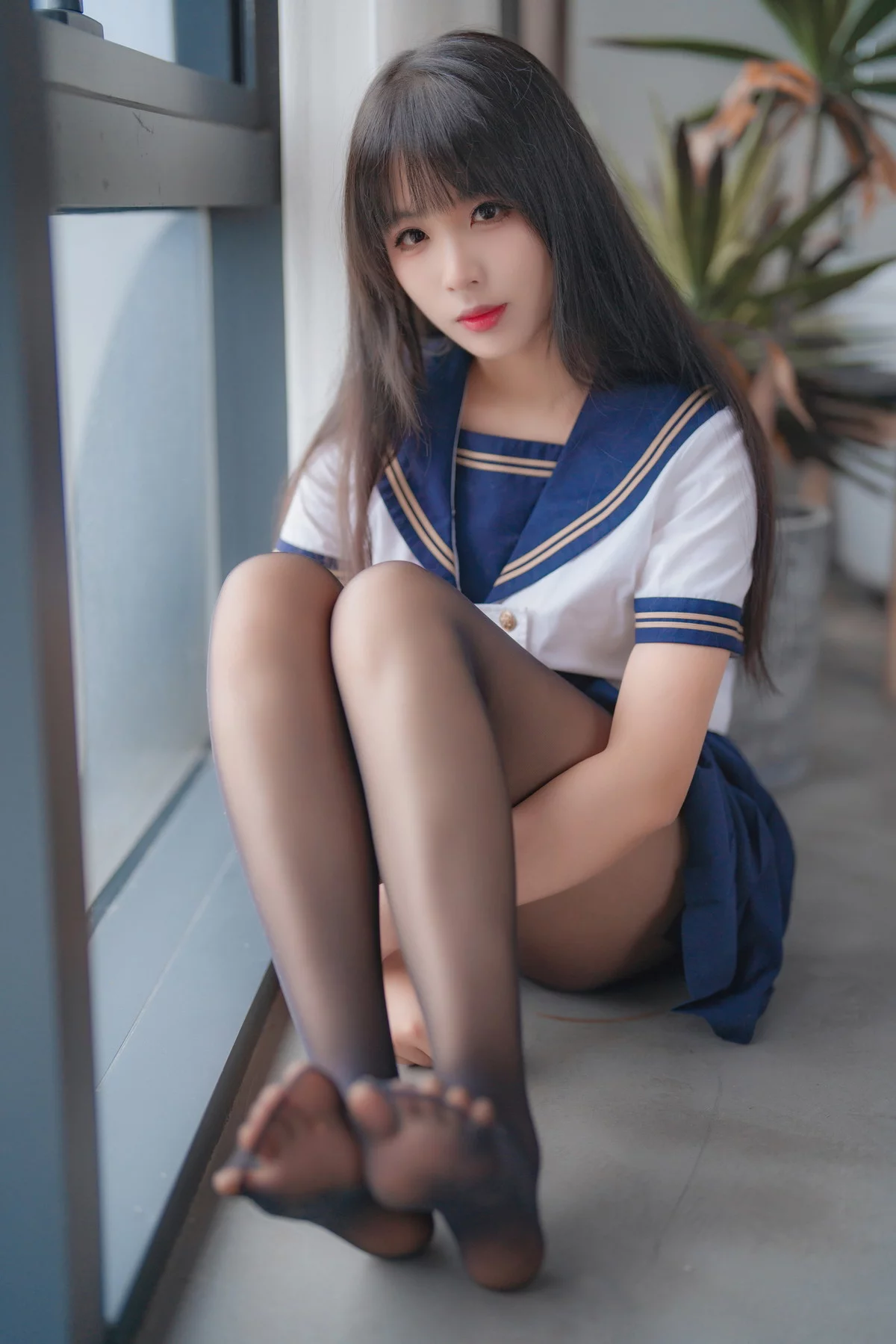 Xgyw.Org_网络美女轩萧学姐舰长黑丝JK主题私房性感JK制服配超薄黑丝秀美腿迷人写真32P