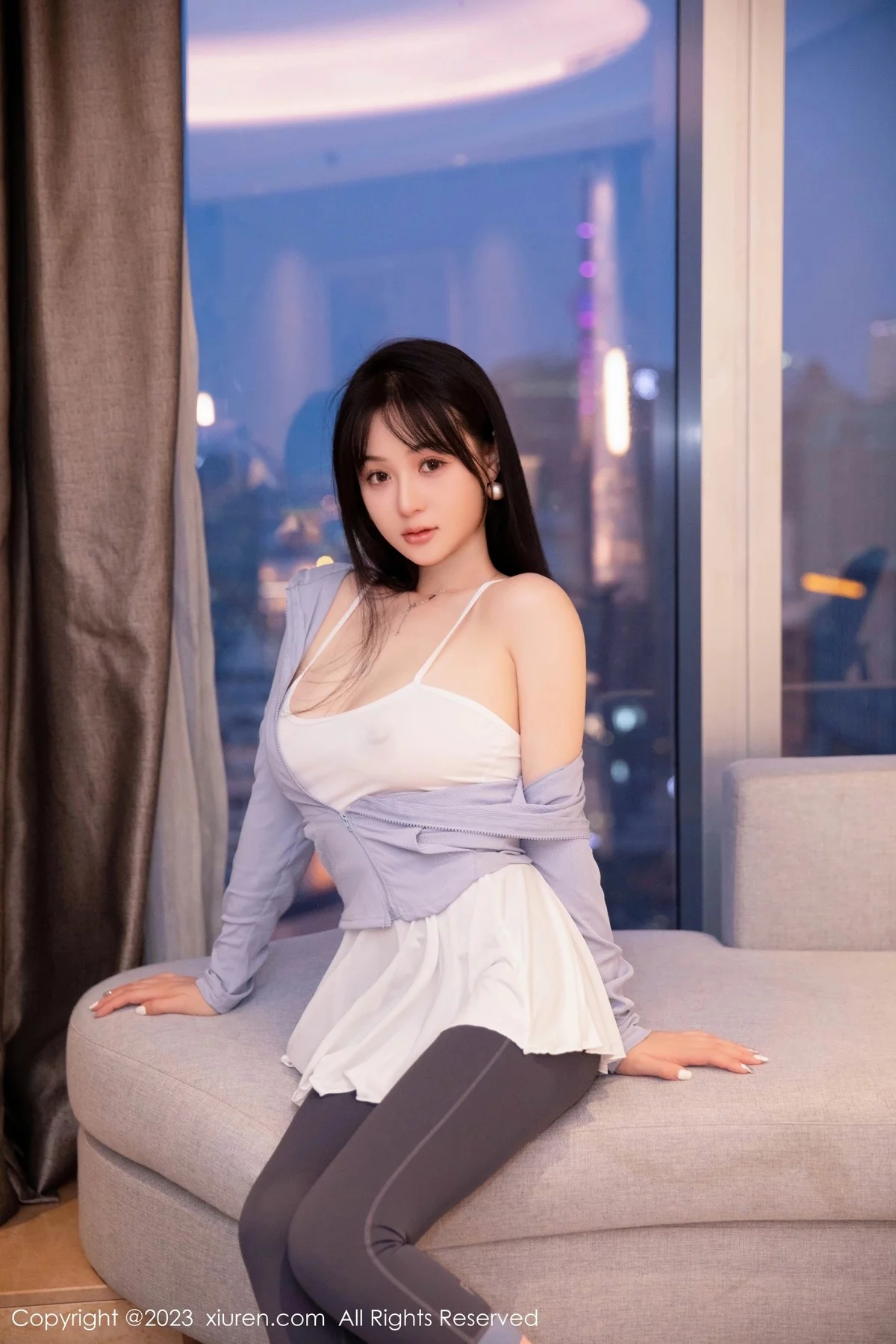 Xgyw.Org_XiuRen第6968期_模特柚琪Rich浴室场景性感白色轻透吊带服秀丰满身材诱惑写真83P