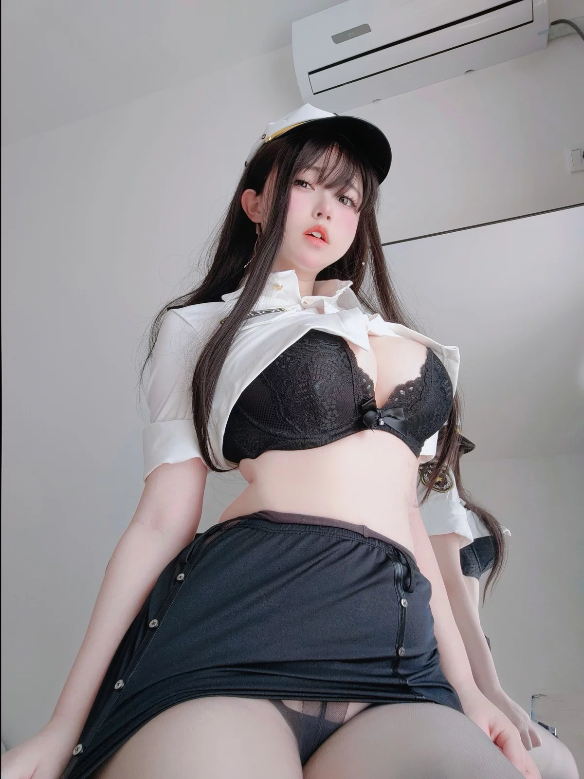 Xgyw.Org_Coser妹子女主K新任部下主题性感黑色蕾丝内衣配超薄无内黑丝秀翘臀诱惑写真103P